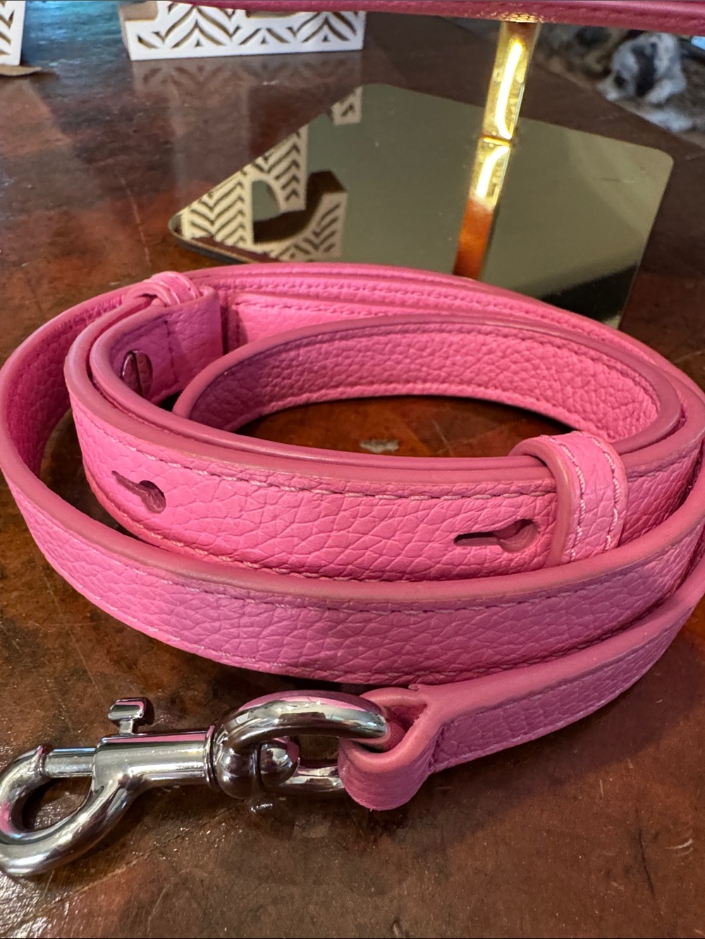 Authentic Marc Jacobs The Tote Bag Small Tote in Bright Pink - Picture 7 of 16
